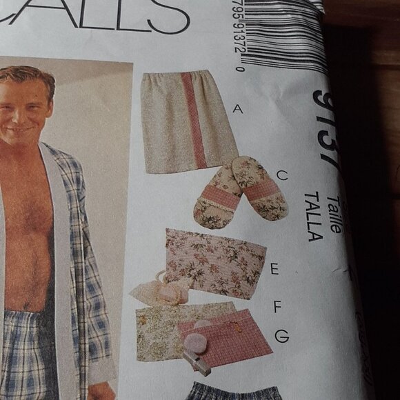 McCalls Pattern 9137 Unisex Womens Mens Robe Shorts Accessories Z UNCUT XLG  XXL - Picture 8 of 9